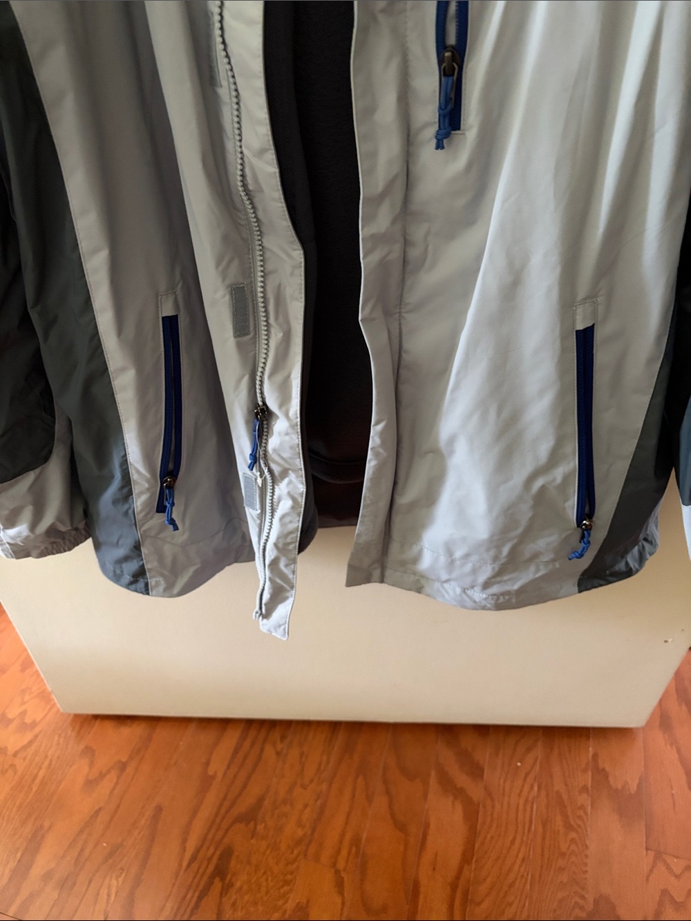 Columbia Light Gray and Dark Gray Hooded Waterproof Interchangeable Jacket (L) - Picture 2 of 14